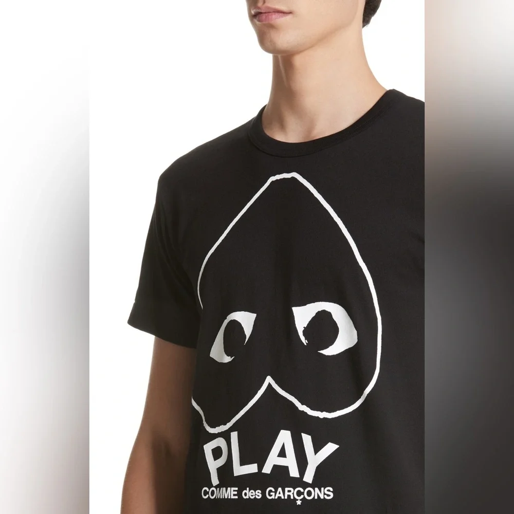 Comme des Garçons PLAY Inverted Heart Logo Graphic Tee - Picture 5 of 5